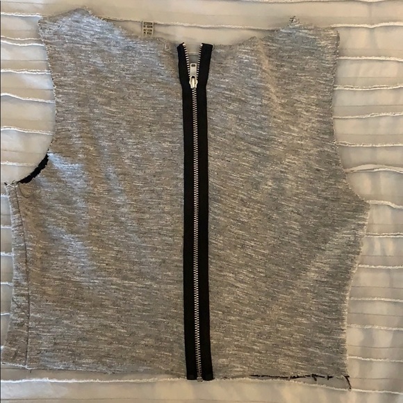 Crop with zipper detail - Picture 2 of 2